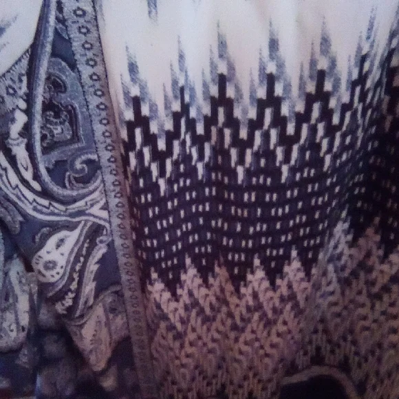 Fig and Flower Navy and Cream Paisley Blouse - Picture 12 of 13